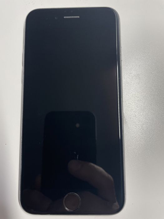 Iphone 6s 32 GB i ładowarka