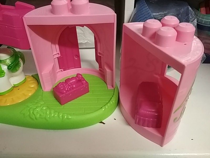 Castelo desmontável de princesa (legos)
