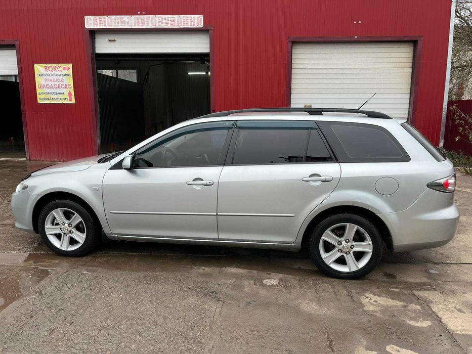 Автомобіль Мазда 6