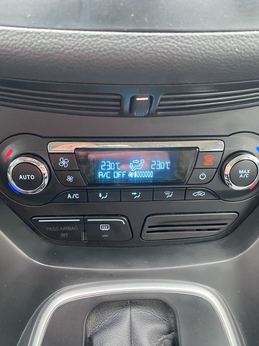 Ford C-max 2015год. ГИБРИД.