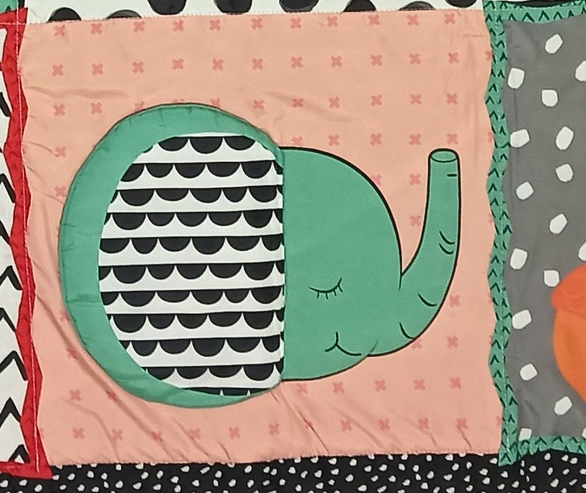 Tapete de atividades bebé