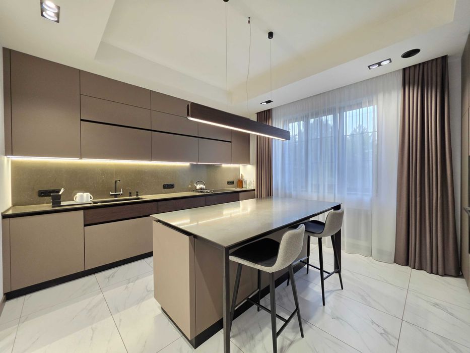 Продается дом с ремонтом 302 м², 21 сотка (пос. Опытный)