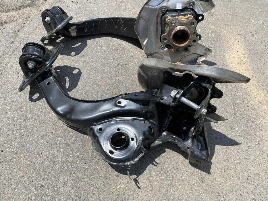 Цапфа задня BMW X1 U11 iX1 Цапфа Задня БМВ Х1 2022-2026 Кулак поворотний БМВ Ю11 Х1 цапфа