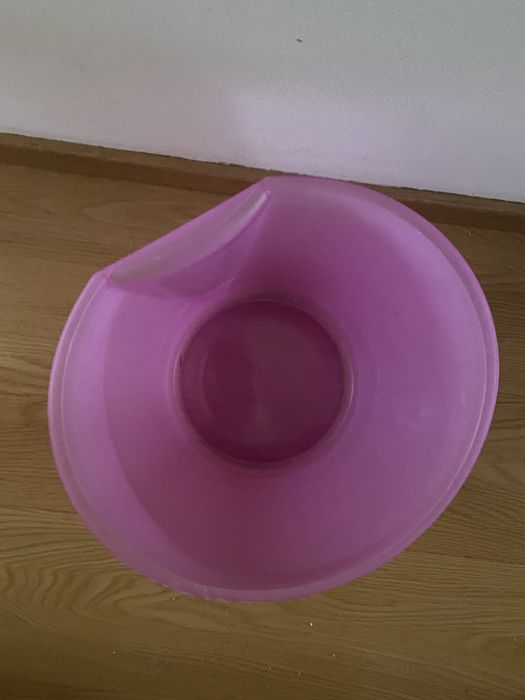 Balde do lixo de escritório cor de rosa