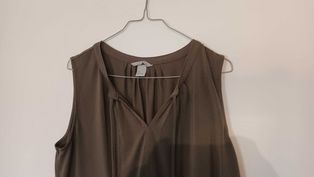 Blusa caqui da H&M