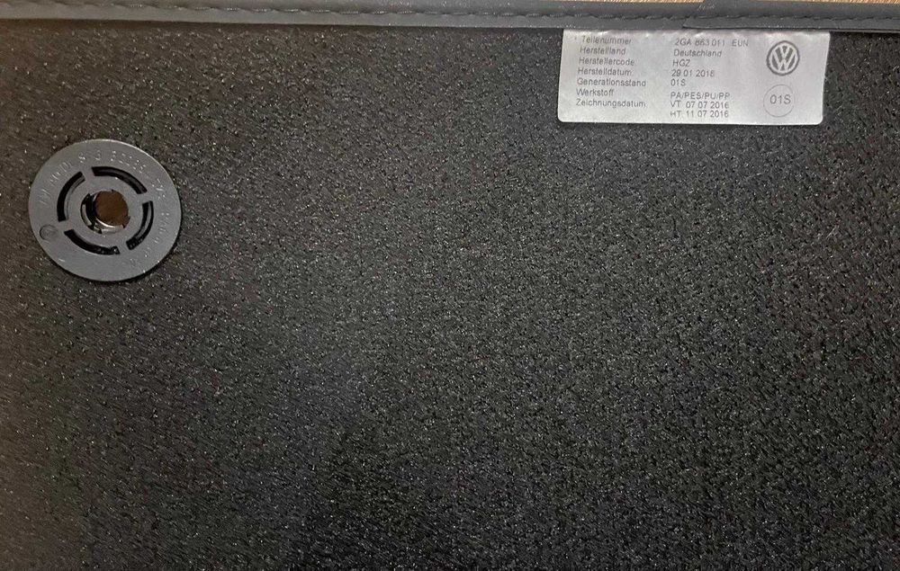 Nowe oryginalne welurowe dywaniki VW T-Roc