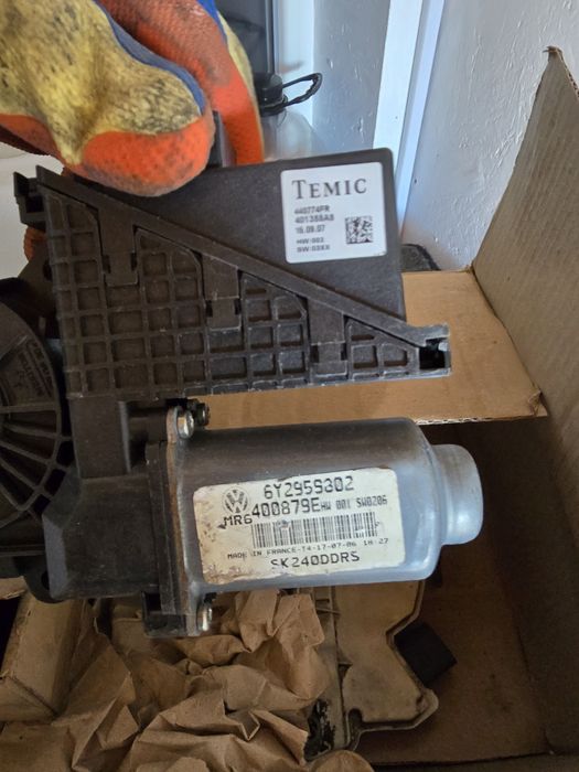 Замки та склопіднімачі для Skoda Fabia/Romster