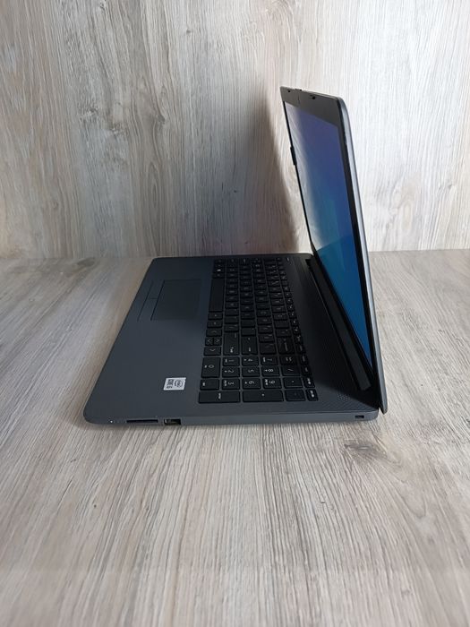 Ноутбук Тонкий HP Intel 8 по 3.6Ghz 16GB D4 SSD 256GB FullHD Ultrabook