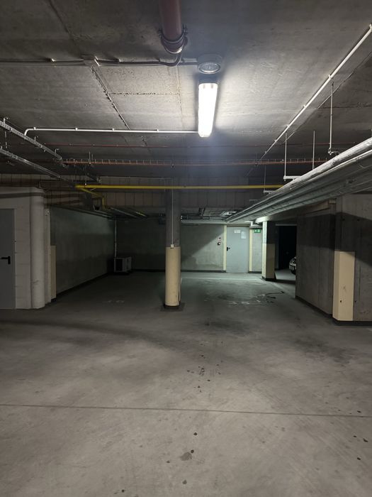 Miejsce postojowe nr 35 i 36   ul. Kręta 52