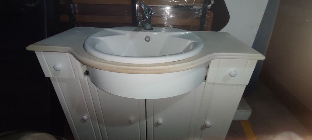 Vendo lavatório , usado