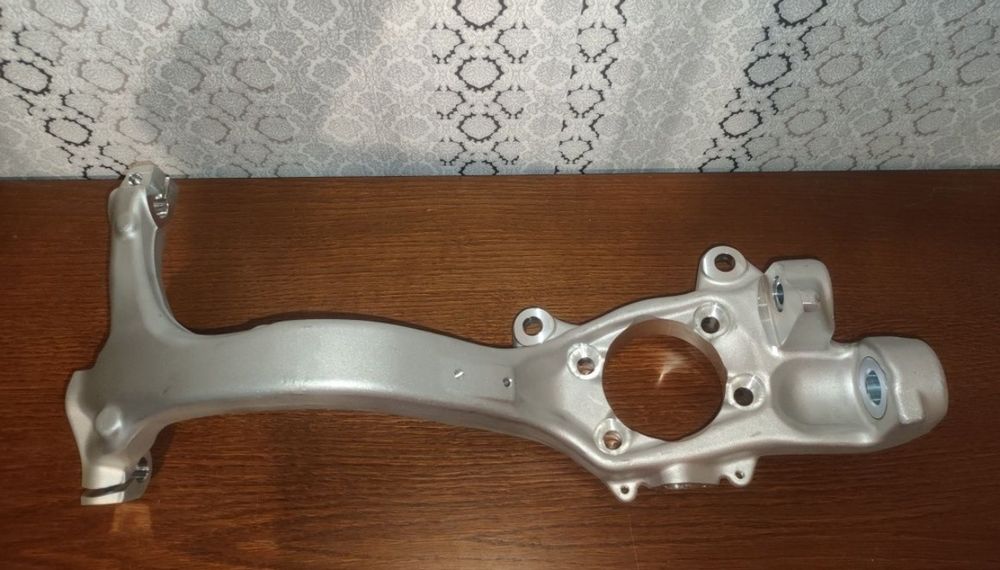 Zwrotnica, zawieszenie koła