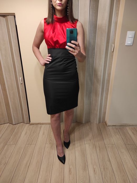 Elegancka sukienka ołówkowa Infinity S