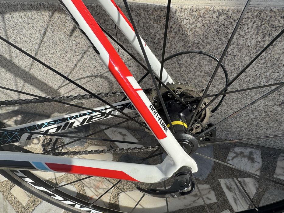 Bicicleta Coluer Invicta Carbon