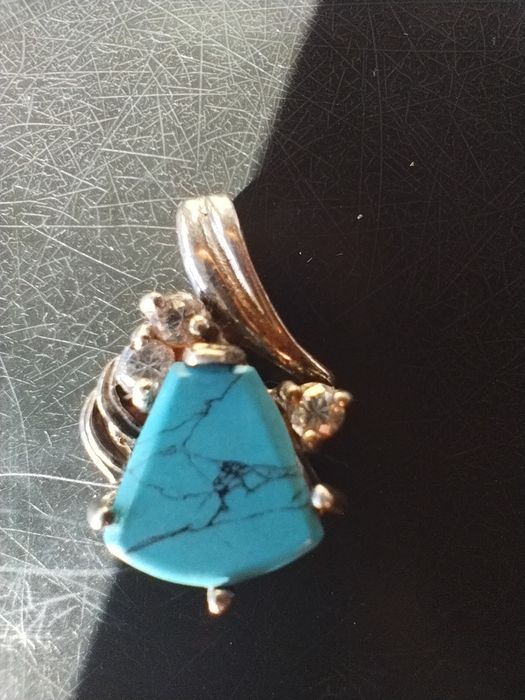 Pendente em prata 925 turquesa e zirconias. Pingente.