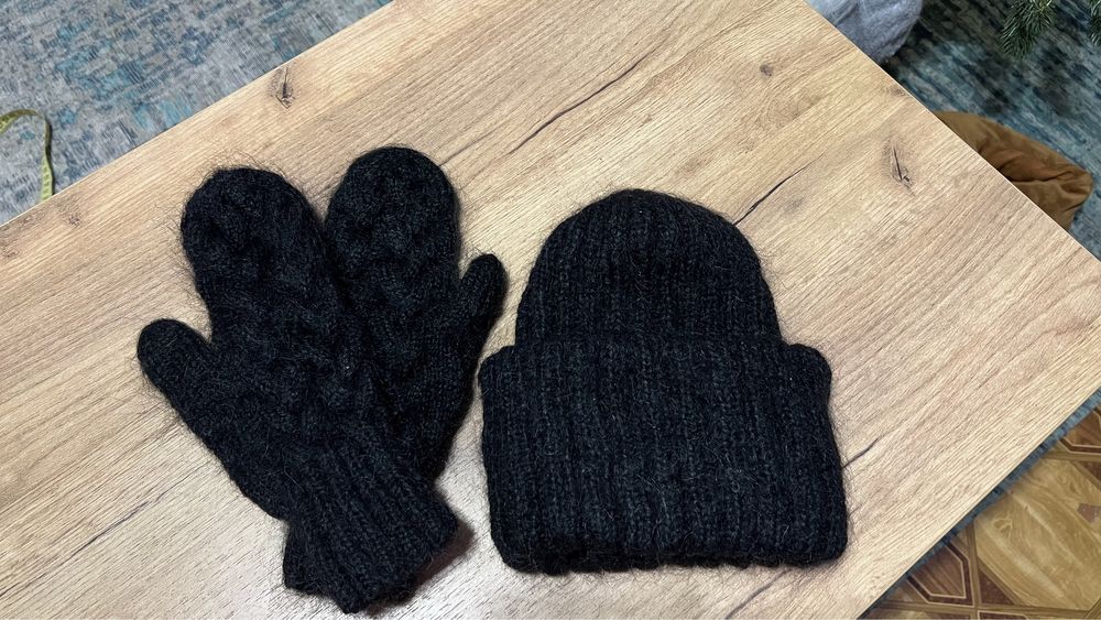 Мохерова шапочка та рукавички