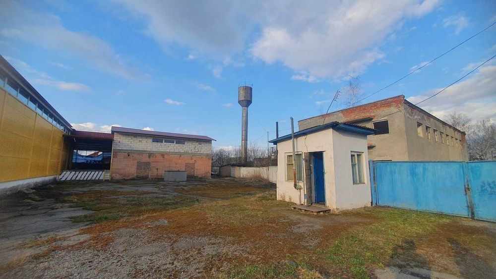 Виробничий комплекс (складські приміщення) в м. Рожище біля м.Луцьк (діл. 0,46га, пл.1347кв.м.)