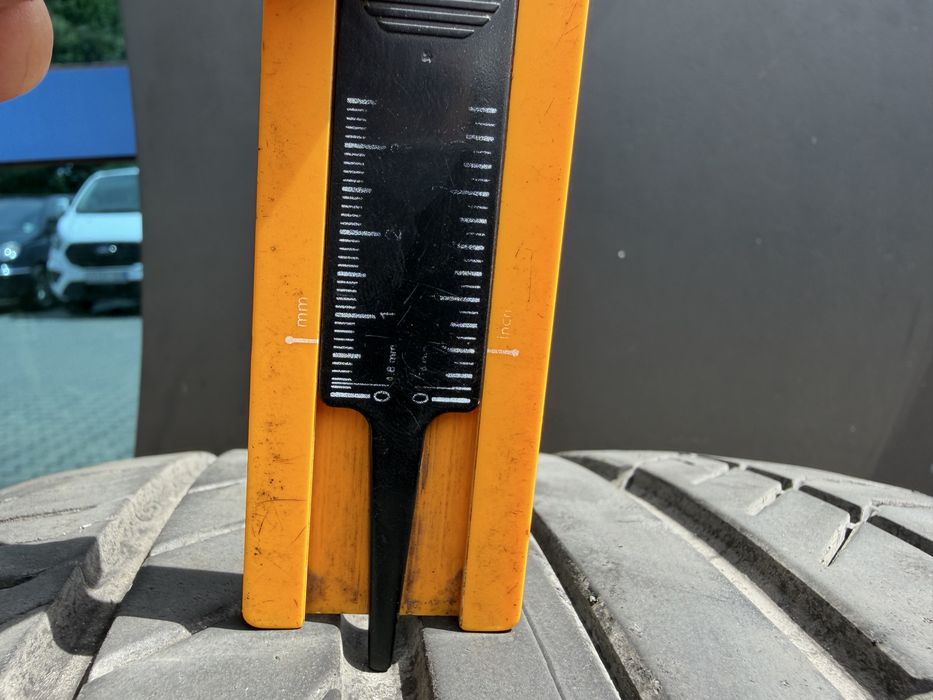 Continental 255/35r19