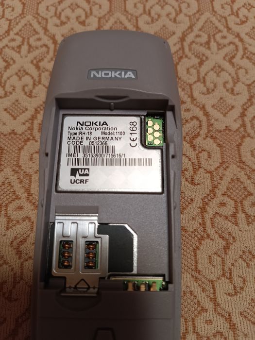 Телефон Nokia 1100 Germany.