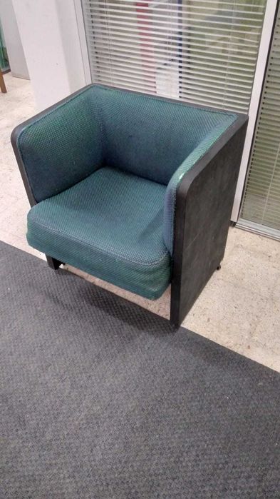 Poltrona confortável com rodas