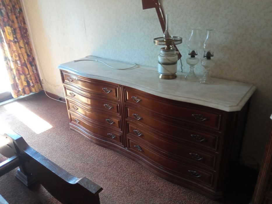 Conjunto de mobiliário de quarto de casal