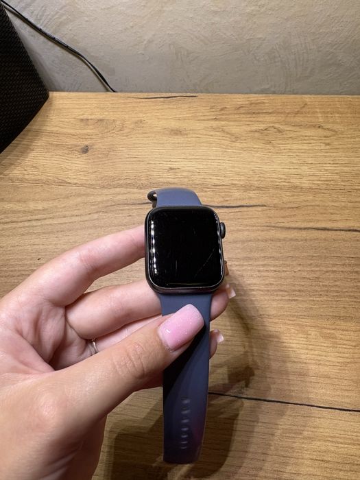Apple Watch 6 40 mm акб 100% стан на фото
