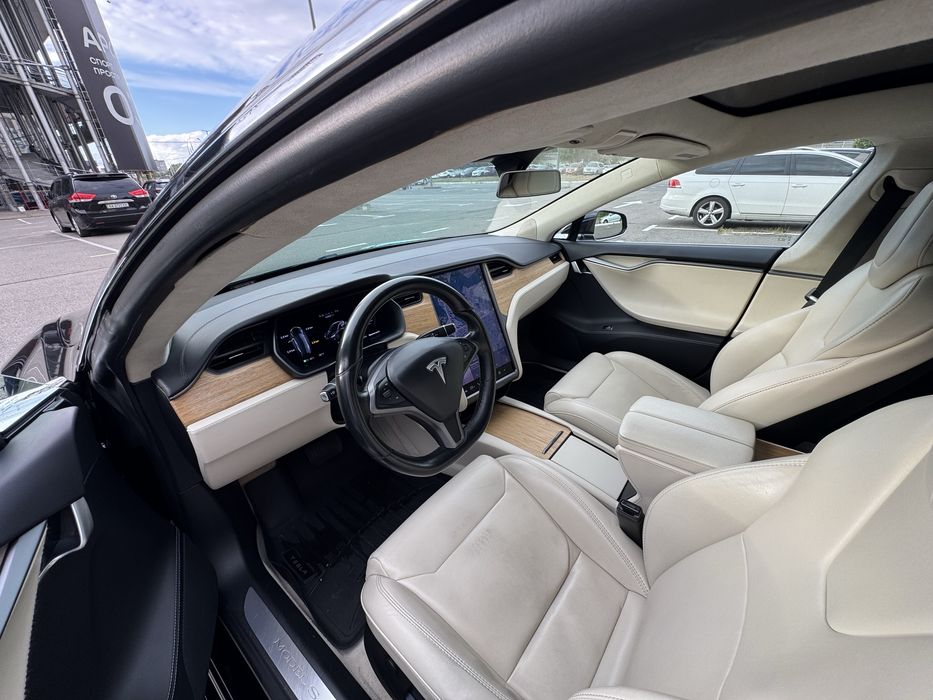 Tesla model S 100D, 2018 року(Тесла модель S) повний привід,  красивого чорного кольору