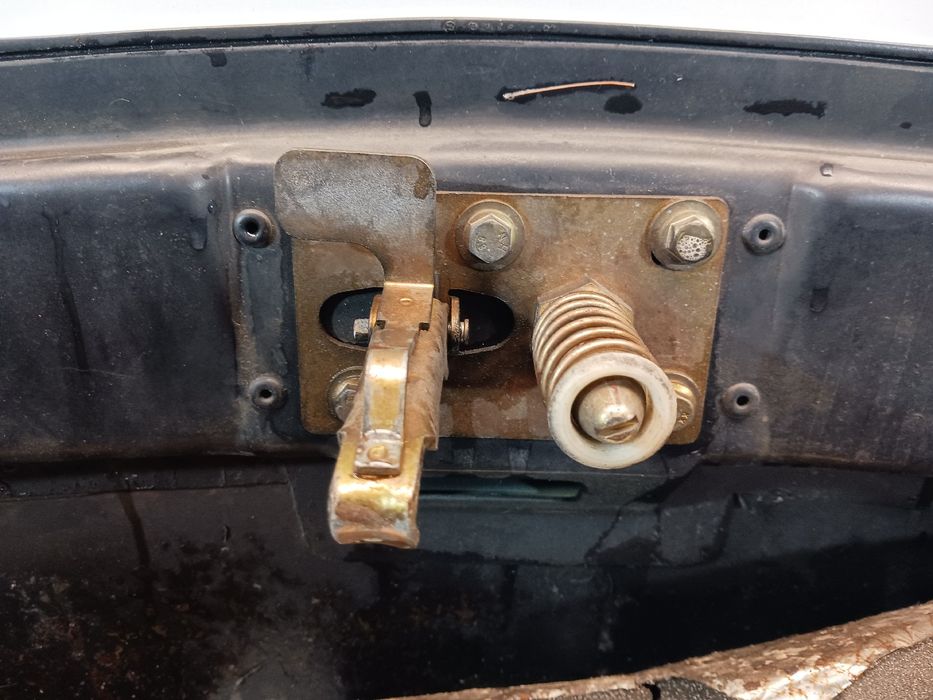 Capot VOLVO 480 E