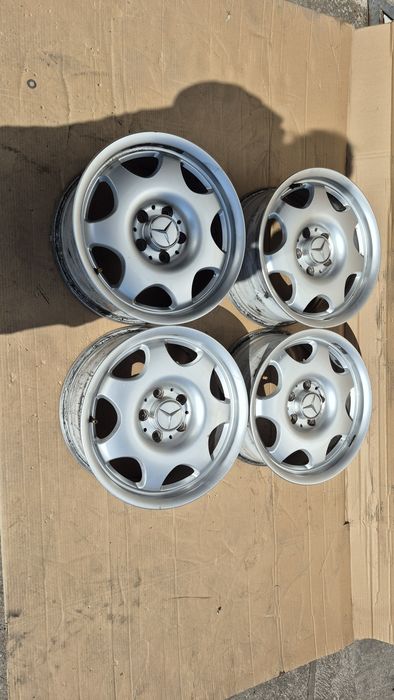 Felgi aluminiowe 4sztuki 16" 5x112 et42 7,5J otwor 66,6
