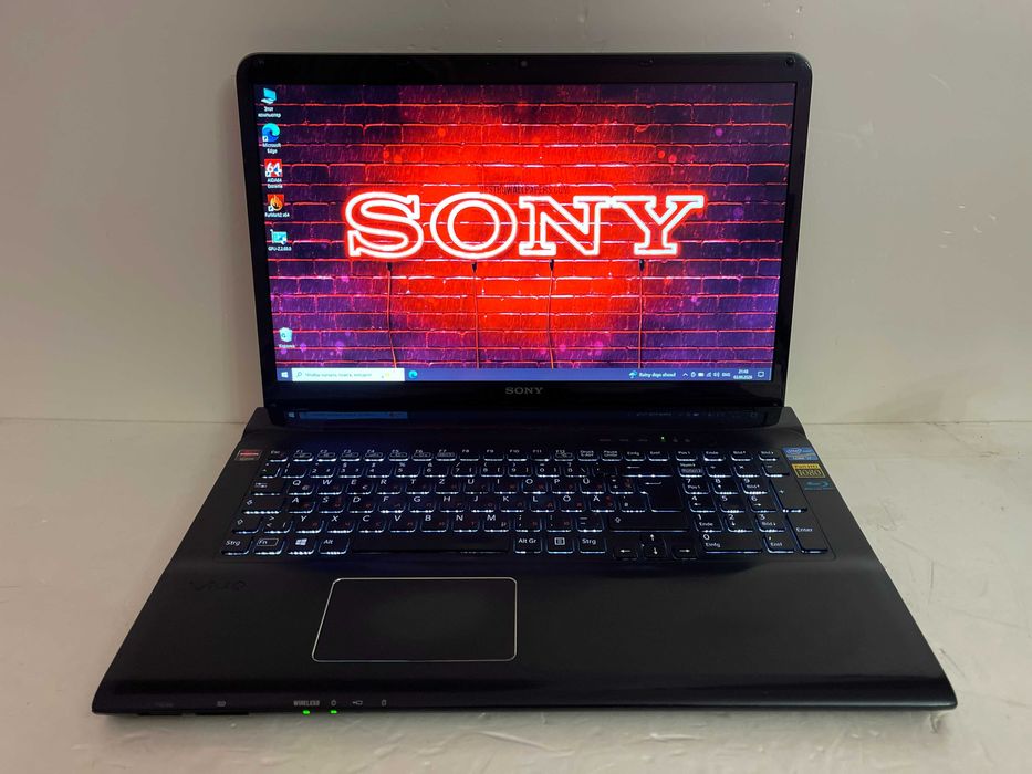 БОЛЬШОЙ!  Мощный SONY VAIO SVE17 / Intel Core i7 / 8 RAM / SSD / ПОДСВЕТКА!!