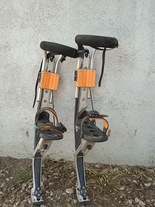 Powerbocks ou Pernas de pau saltitantes