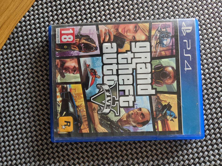 Gra ps4 GTA5 w bdb stanie