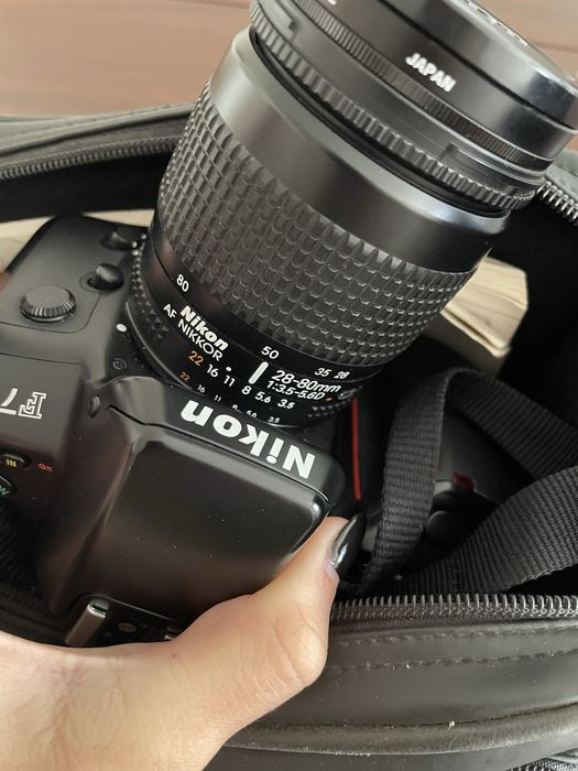 Máquina fotográfica Nikon F70