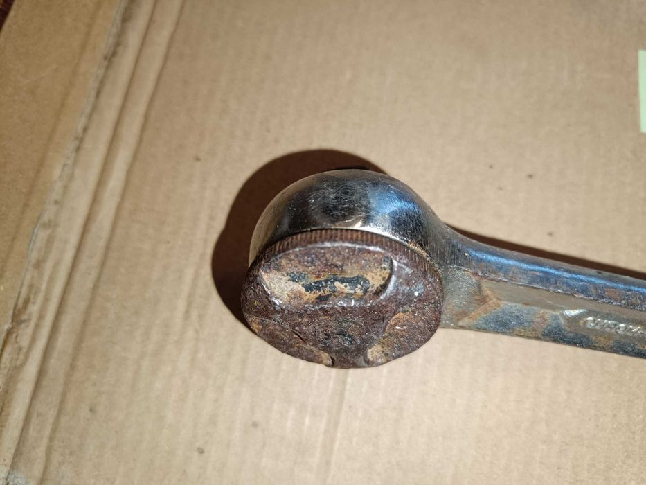Stara grzechotka metalowa 1/2"