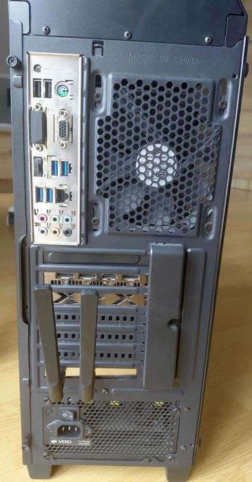 Komputer Ryzen 5700X\RX 6600 XT\32 GB RAM\Dysk 512 GB+ 2TB+ monitor