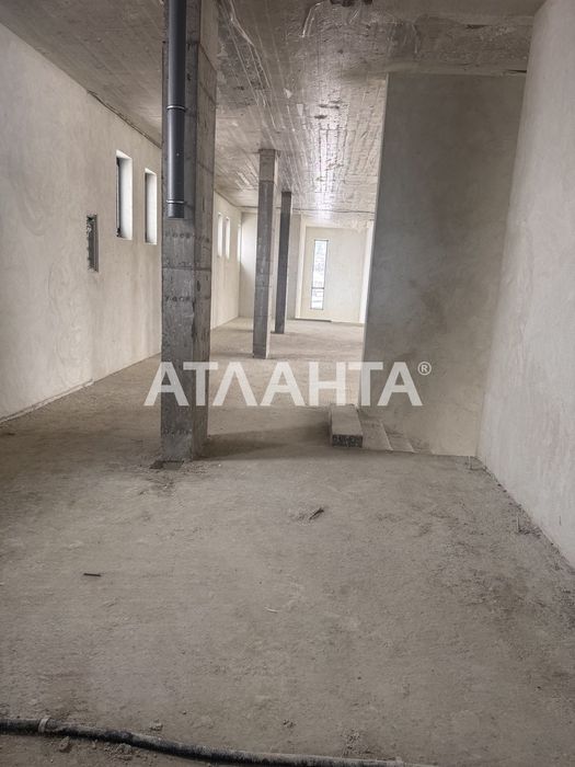 Продаж комерційної будівлі 887 м² з ліфтом