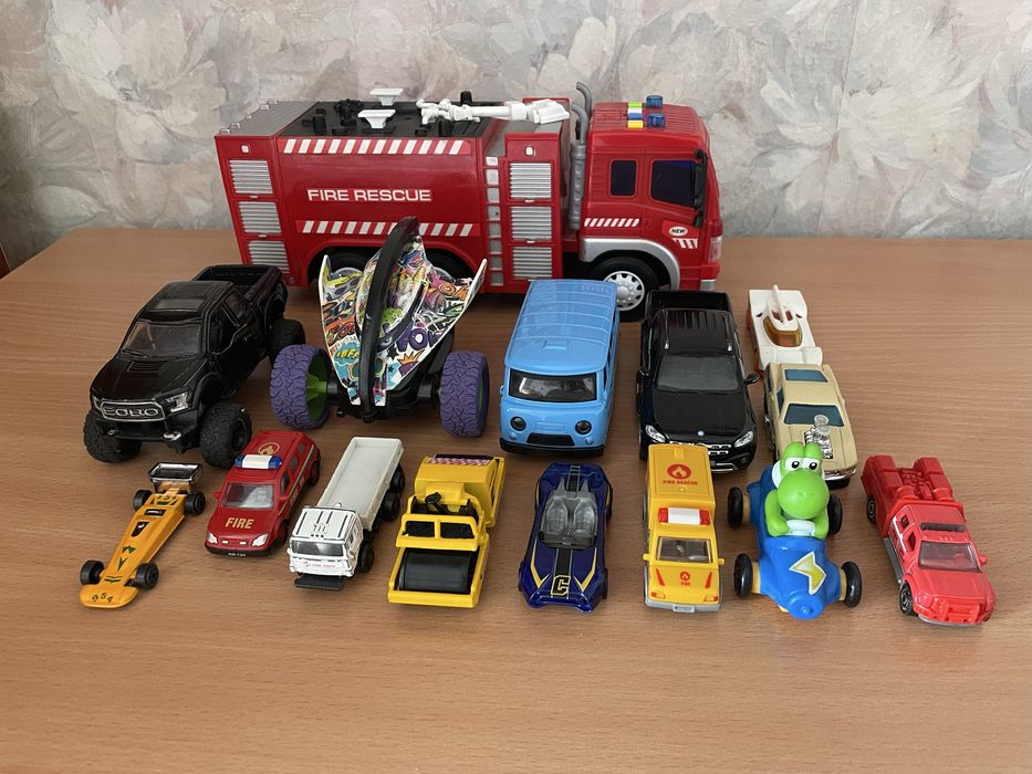 Іграшки машинки 15 шт музика інерційні