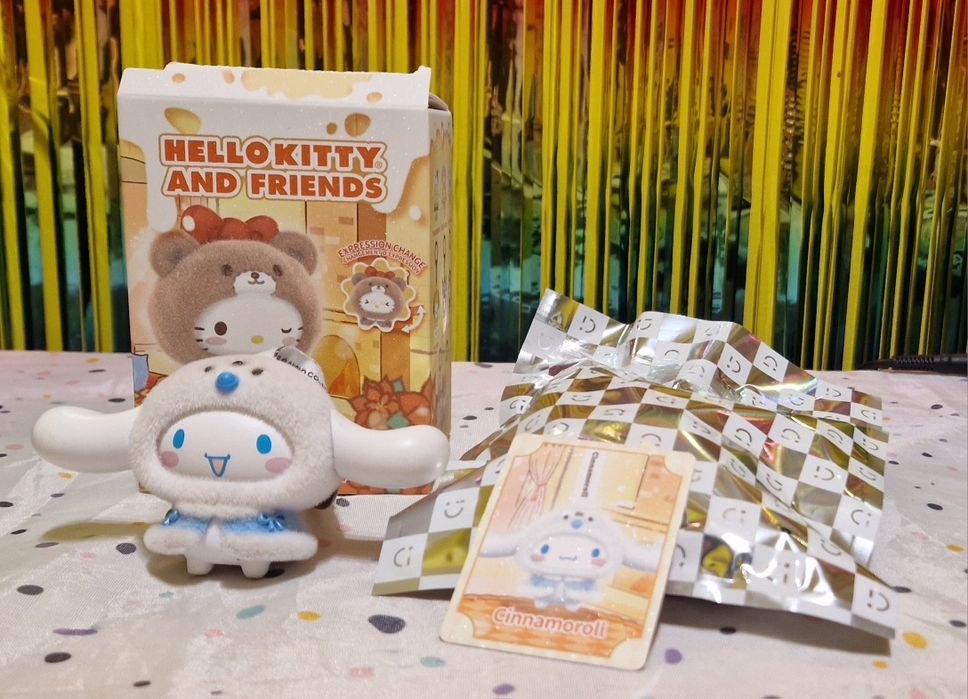 Cinnamoroll brelok, Hello Kitty and Friends