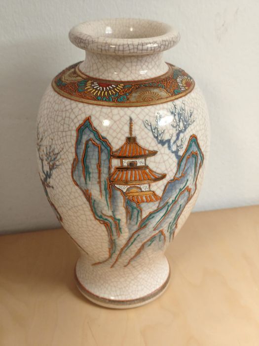 Красивая Японская ваза