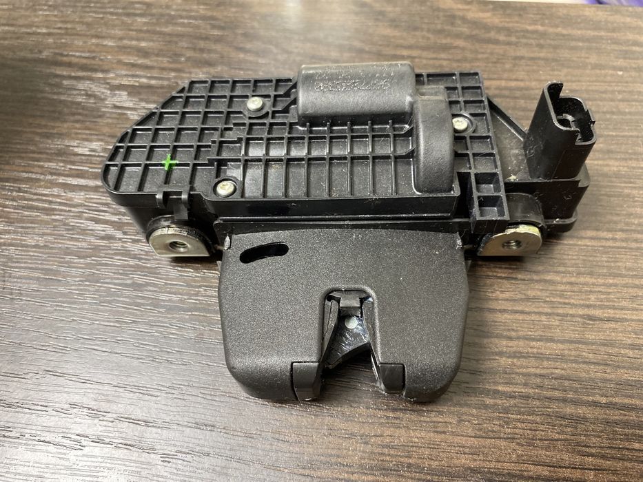 Замок багажника Citroen Elysse