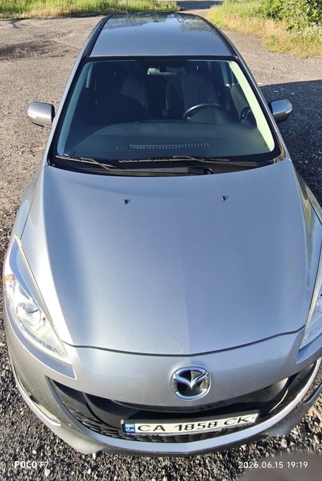 Сімейне 6 містне авто Mazda 5