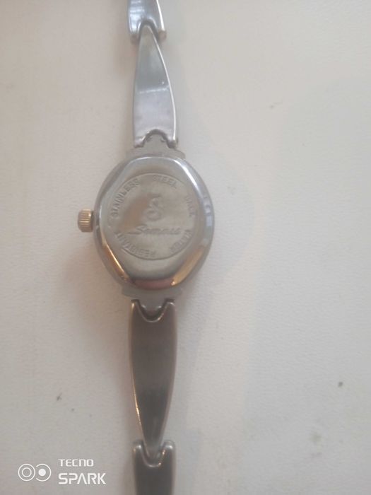 Часы женские не идут.