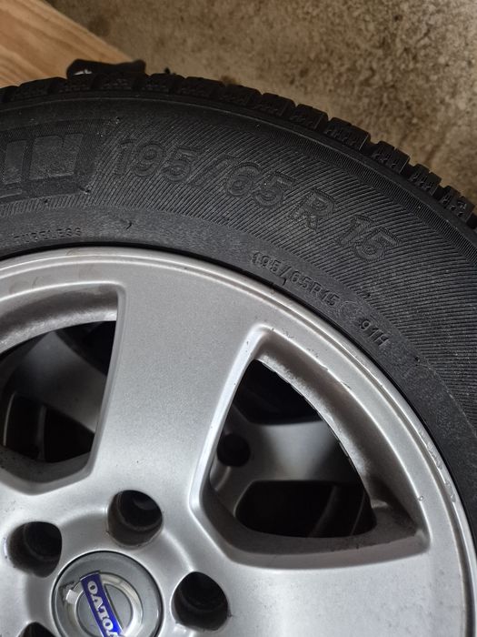 Jantes R15 e pneus para Volvo