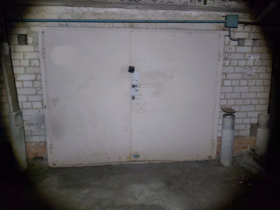 Продам гараж район Победы 6