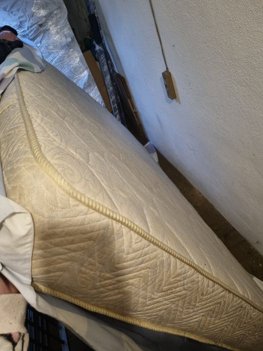 Cama de casal com colchão