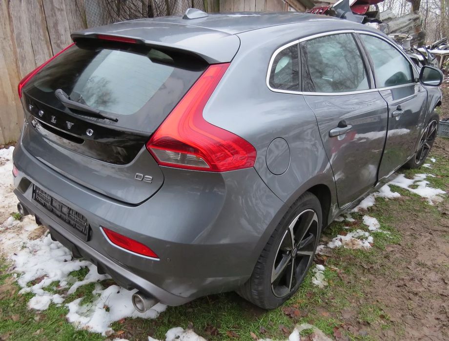 VOLVO V40 II 2.0 D2 D4204T8 LAKIER 714-16 NA CZĘŚCI