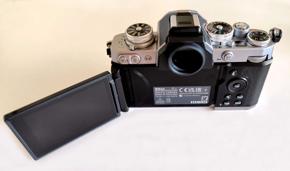 Nikon Z fc como nova 594 disparos