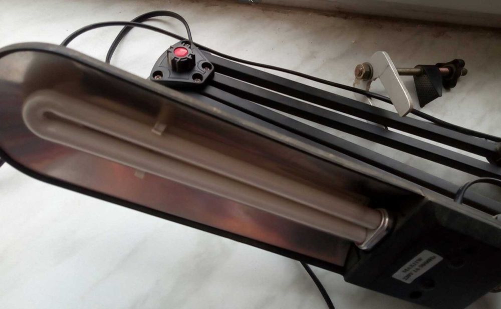 Лампа настольная на струбцине