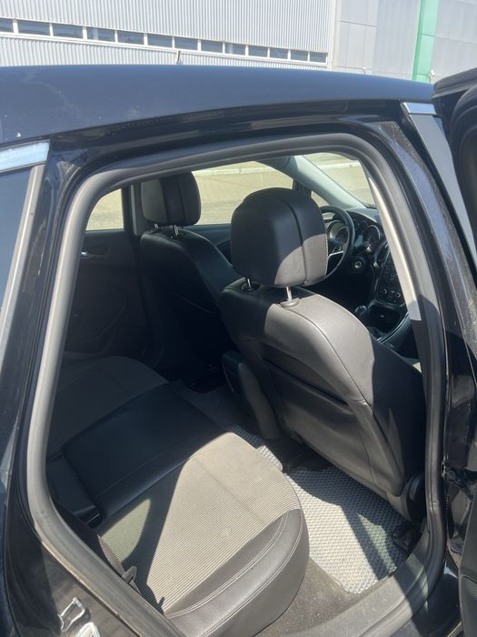 Opel Astra j 1.7cdti 2010