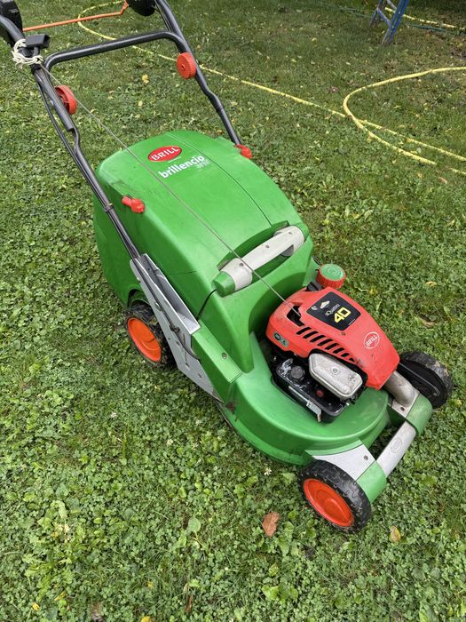 Газонокосилка бензинова