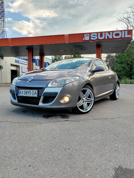 Renault Megane 1.9 дизель, механіка, 2009р., купе в гарному стані .